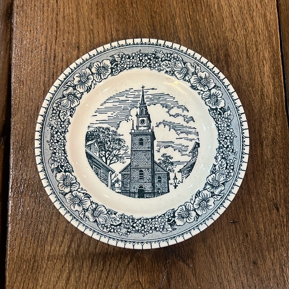 Vintage Royal China Colonial Heritage Blue Clock Tower Saucer Made in USA - Picture 1 of 3